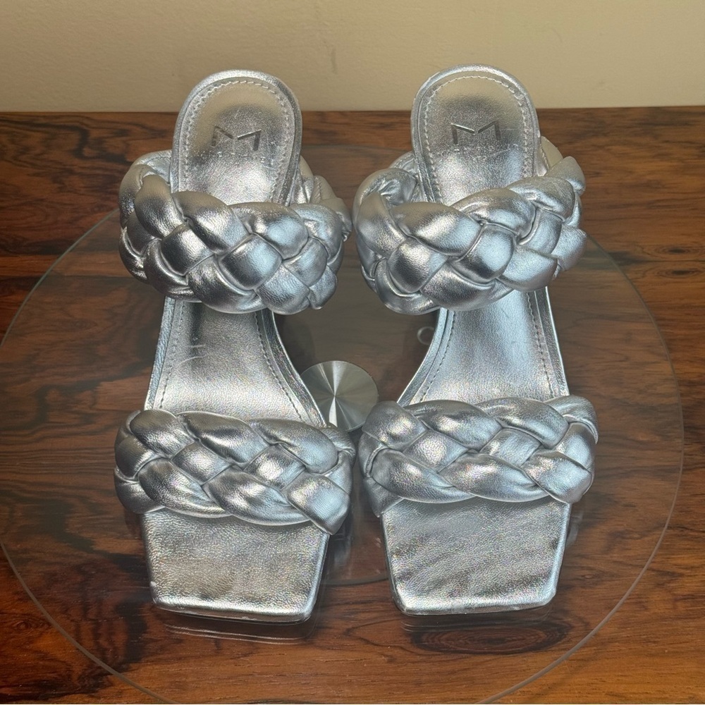 Marc Fisher LTD Hammy Sandal - silver - size 6